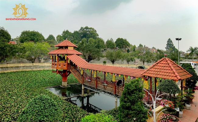 Khuôn viên hồ nước Công viên nghĩa trang Vĩnh Hằng