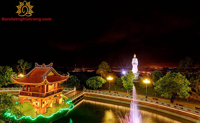 Cảnh đêm chùa Ba Vàng Quảng Ninh