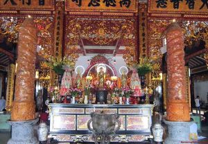 Tìm hiểu về đạo nhà Phật và bàn thờ Tam Bảo